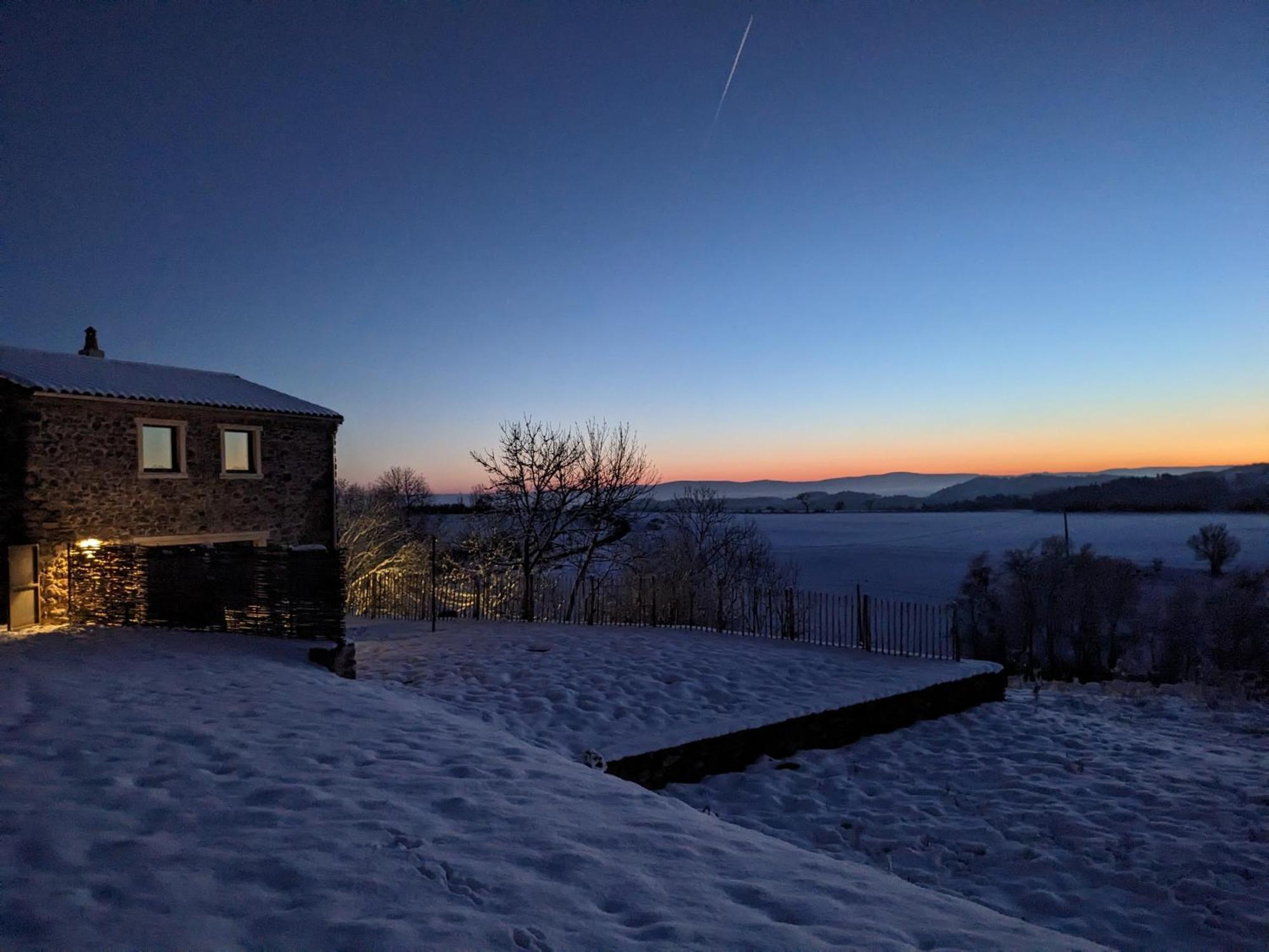 La Grange, Le Hameau Des Volcans - Deconnexion Face A La Vue Saint-Just-pres-Brioude Exterior photo